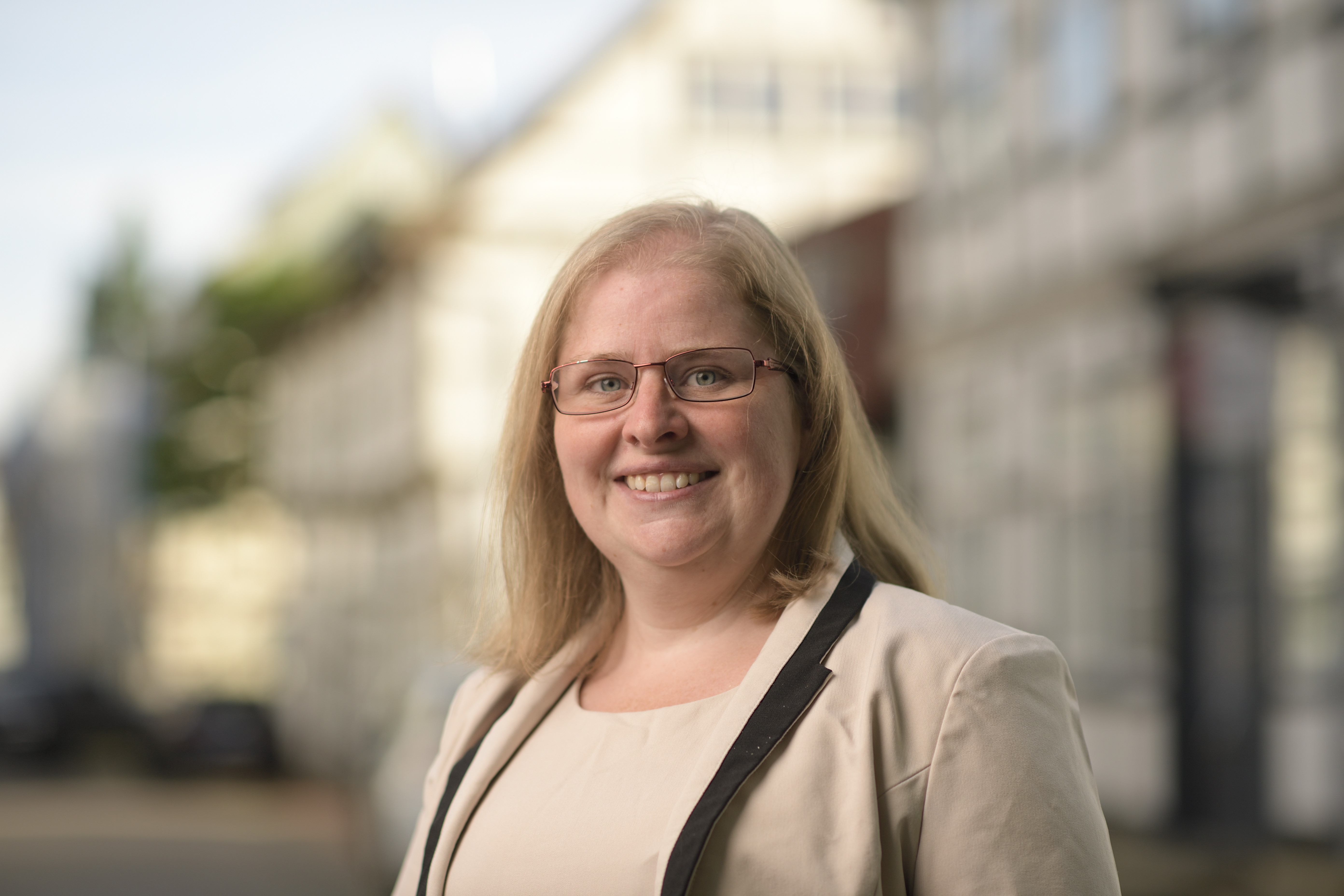 Anika Lilienthal, Handelsfachwirtin